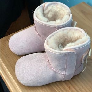 Baby ugh boots size 4/5